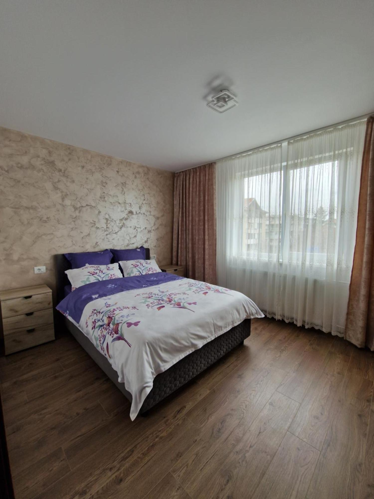 Downtown Apartment Ramnicu Valcea Ngoại thất bức ảnh