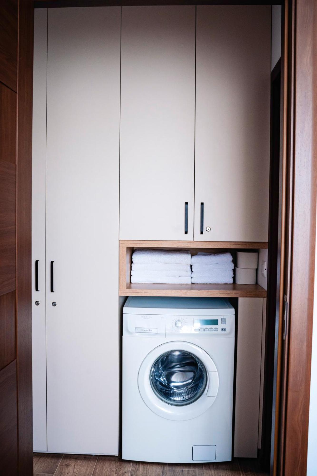 Downtown Apartment Ramnicu Valcea Ngoại thất bức ảnh